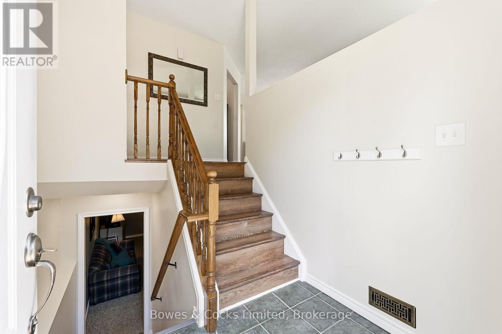 1247 Huntington Circle, Peterborough (Otonabee Ward 1), Ontario  K9K 2B4 - Photo 4 - X13446108