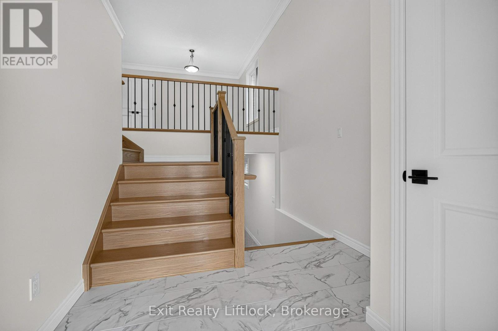 727 Latimer Way, Peterborough (Monaghan Ward 2), Ontario  K9K 0H4 - Photo 4 - X13446554