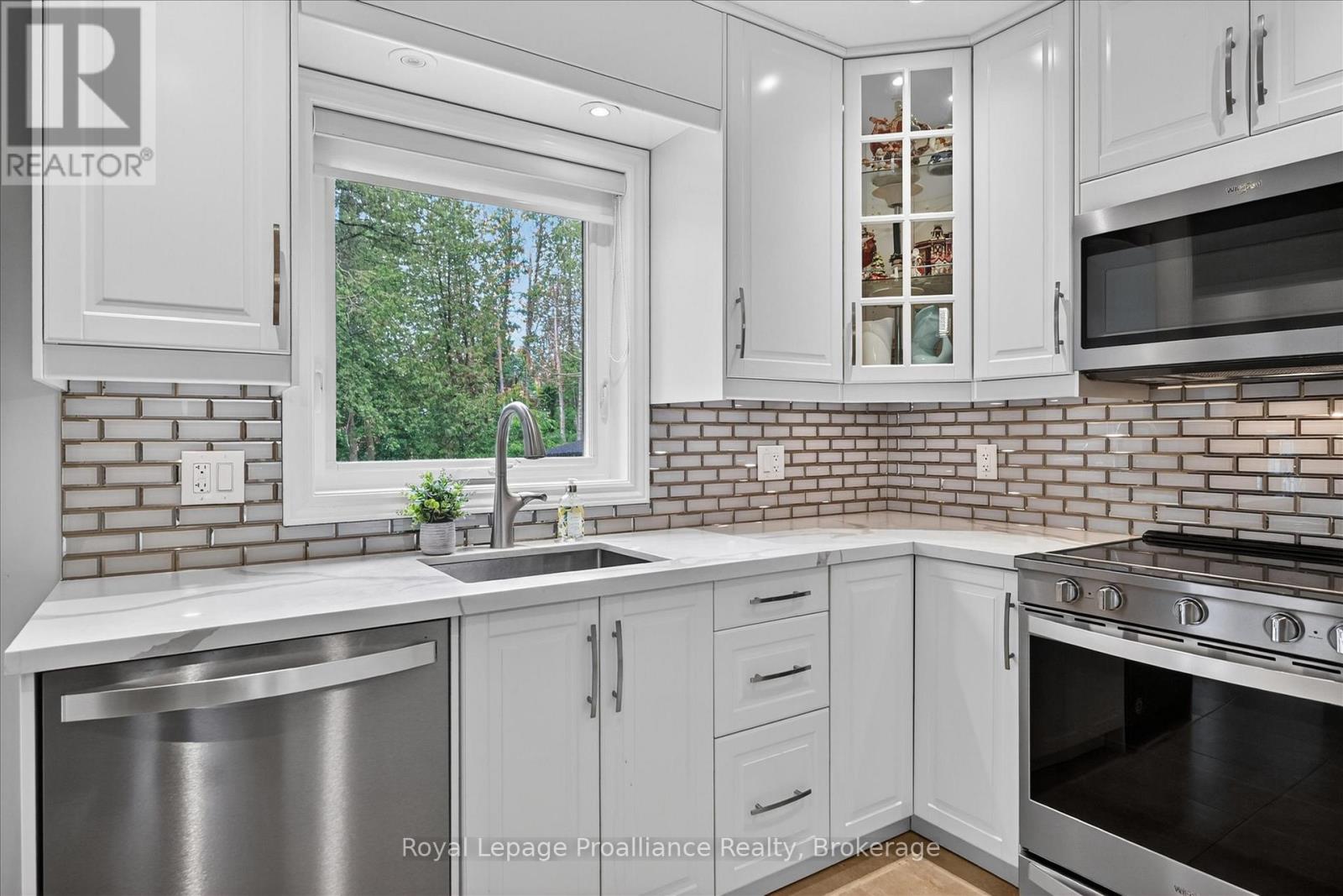 59 Wallis Drive, Peterborough (Monaghan Ward 2), Ontario  K9J 6B9 - Photo 10 - X13446712