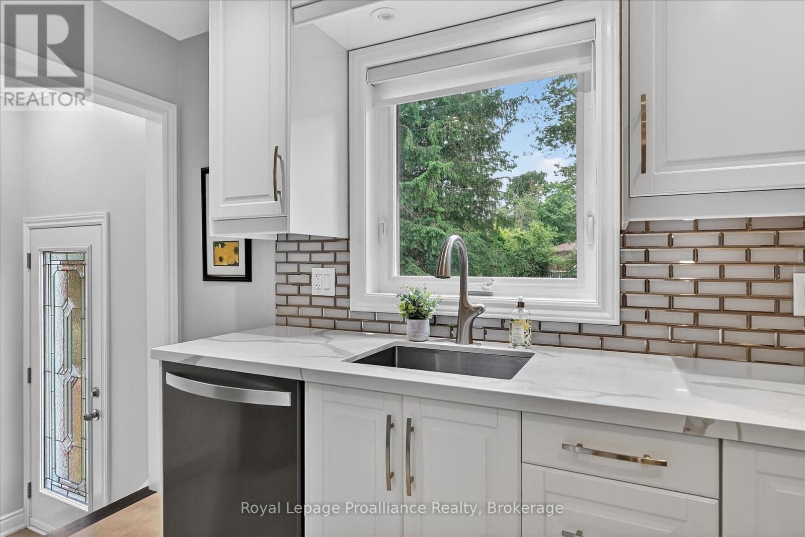 59 Wallis Drive, Peterborough (Monaghan Ward 2), Ontario  K9J 6B9 - Photo 11 - X13446712