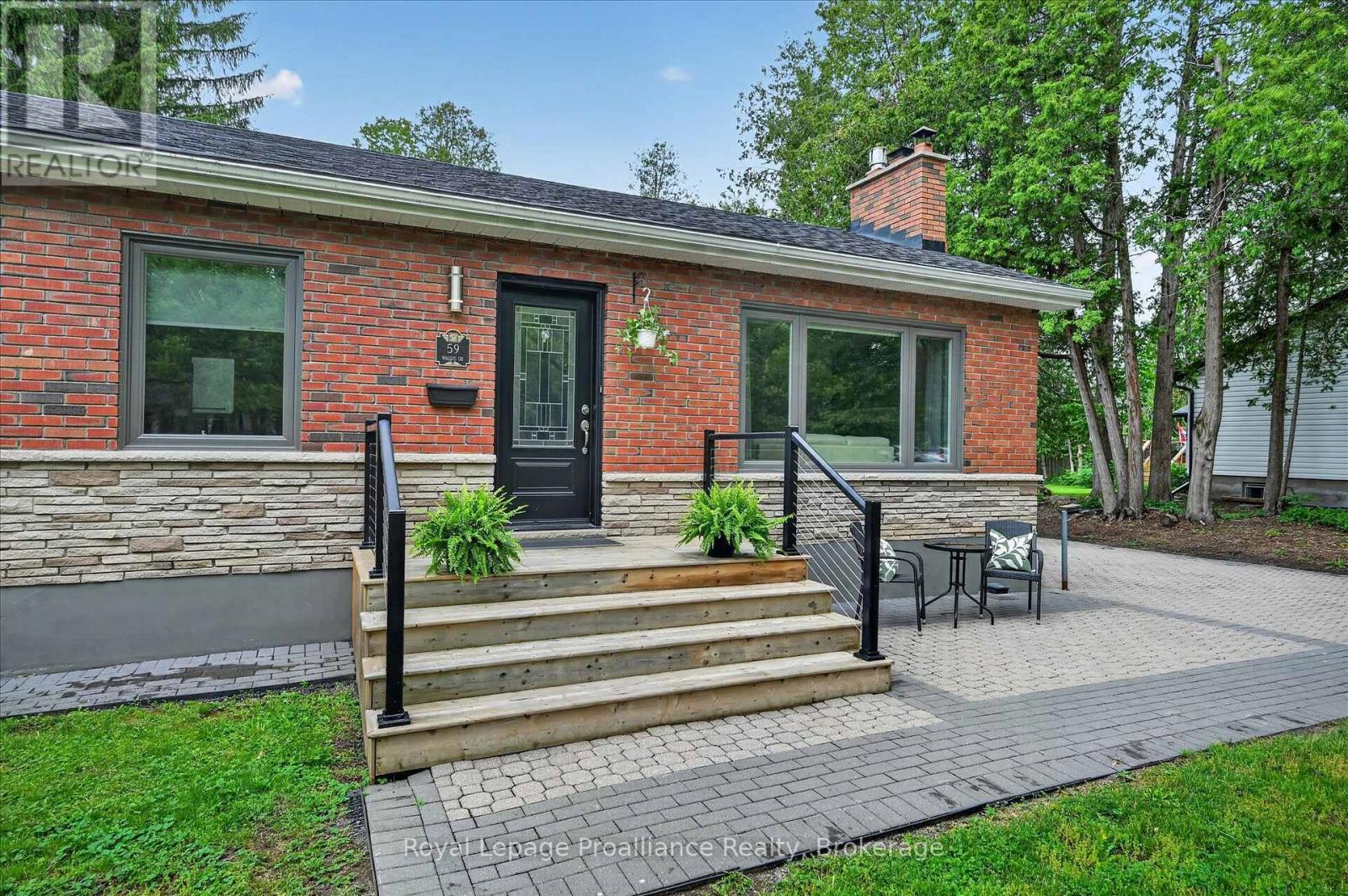 59 Wallis Drive, Peterborough (Monaghan Ward 2), Ontario  K9J 6B9 - Photo 2 - X13446712