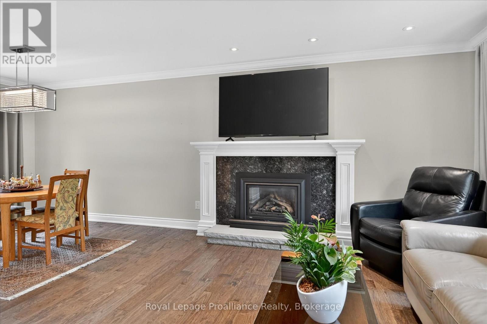 59 Wallis Drive, Peterborough (Monaghan Ward 2), Ontario  K9J 6B9 - Photo 5 - X13446712
