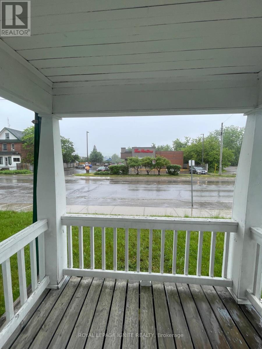 118 Lindsay Street S, Kawartha Lakes (Lindsay), Ontario  K9V 2M7 - Photo 2 - X13446332