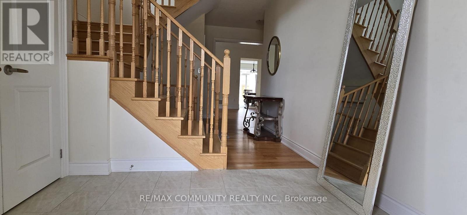 15 Hancock Crescent, Kawartha Lakes (Lindsay), Ontario  K9V 0P4 - Photo 2 - X13447286