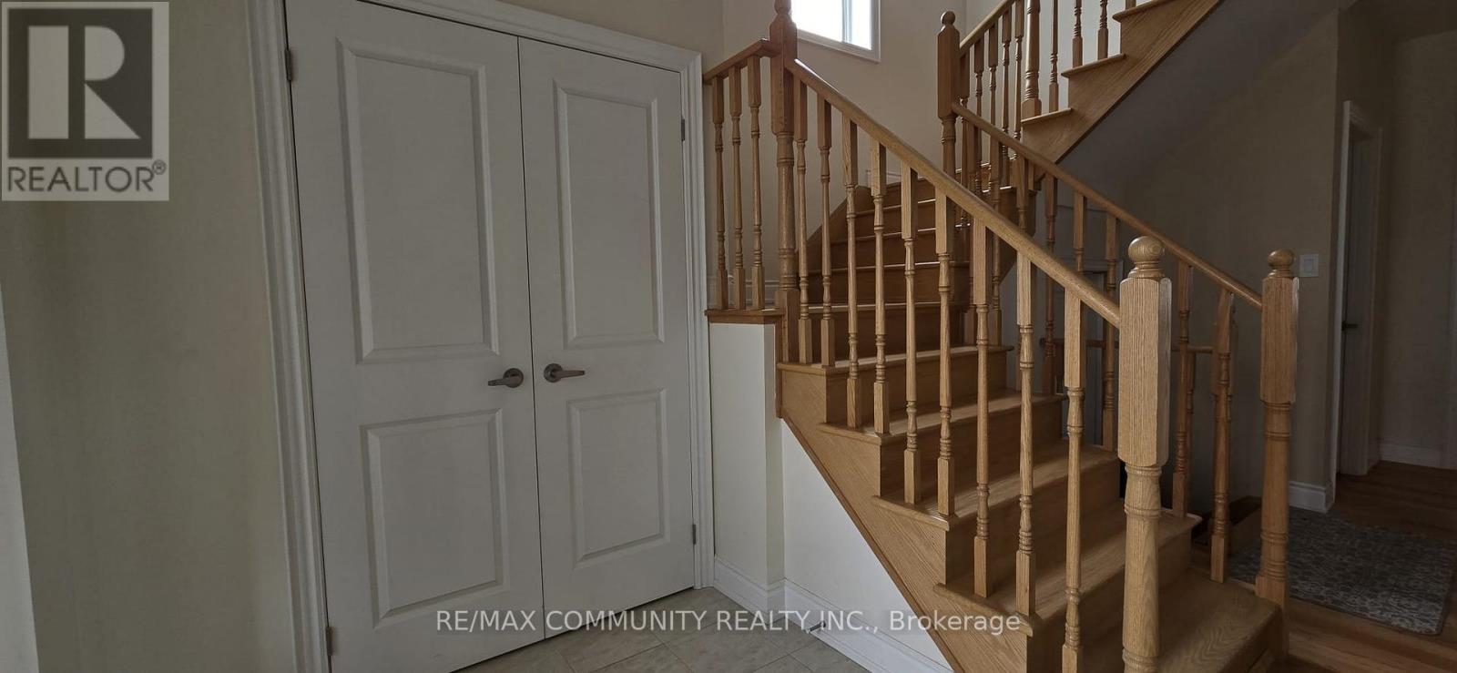 15 Hancock Crescent, Kawartha Lakes (Lindsay), Ontario  K9V 0P4 - Photo 3 - X13447286