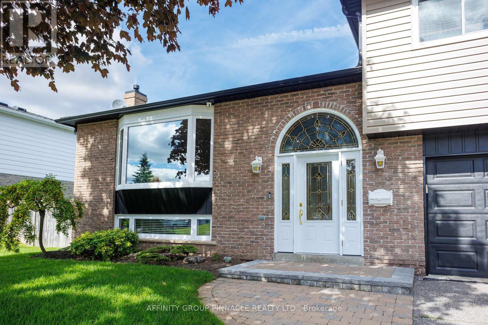 17 Edgewood Drive E, Kawartha Lakes (Lindsay), Ontario  K9V 4W2 - Photo 4 - X13447886