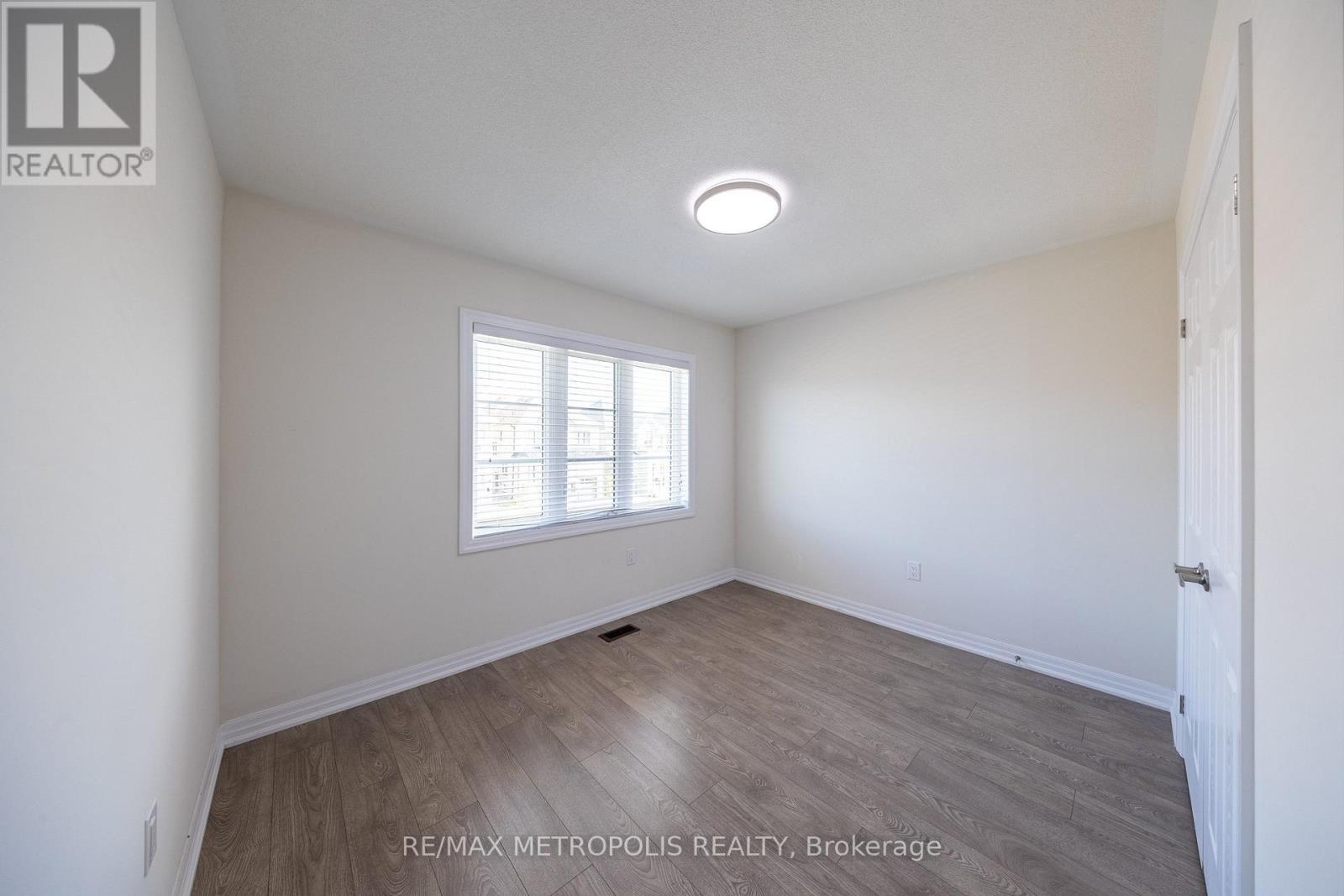 39 Northrop Avenue, Clarington (Newcastle), Ontario  L1B 0W6 - Photo 18 - E13448058