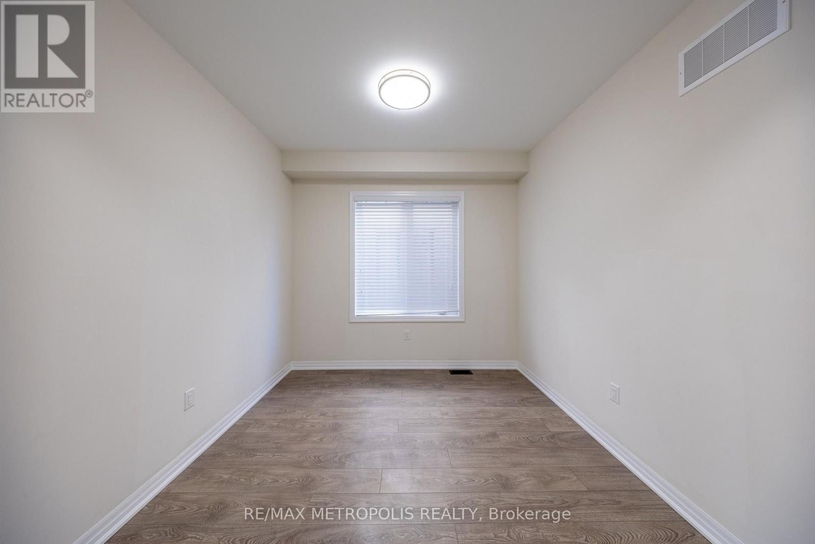 39 Northrop Avenue, Clarington (Newcastle), Ontario  L1B 0W6 - Photo 6 - E13448058
