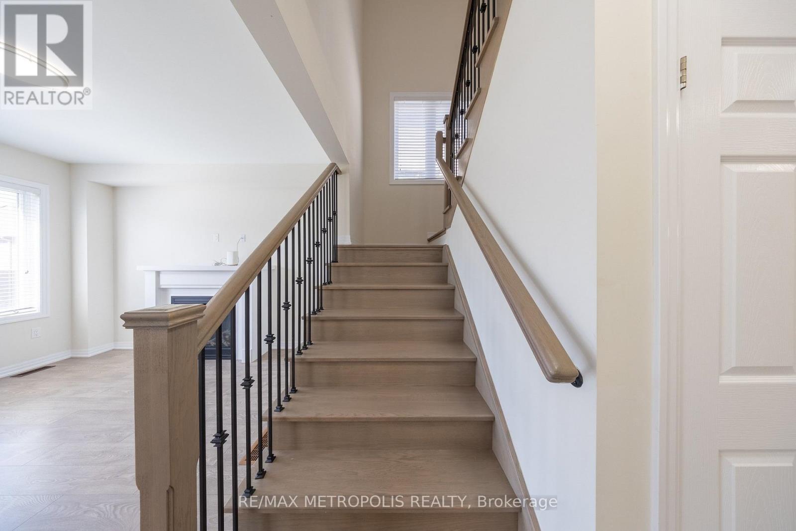 39 Northrop Avenue, Clarington (Newcastle), Ontario  L1B 0W6 - Photo 8 - E13448058