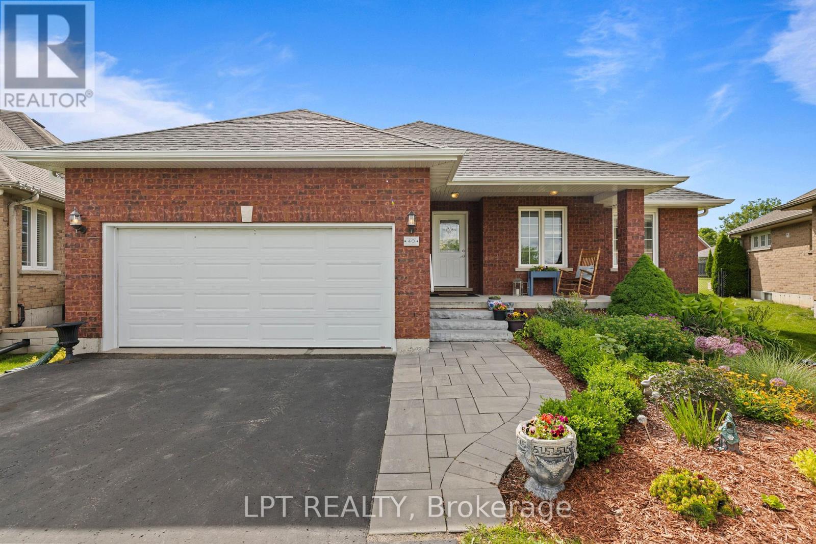 40 Gee Crescent, Kawartha Lakes (Lindsay), Ontario  K9V 0G9 - Photo 2 - X13449578