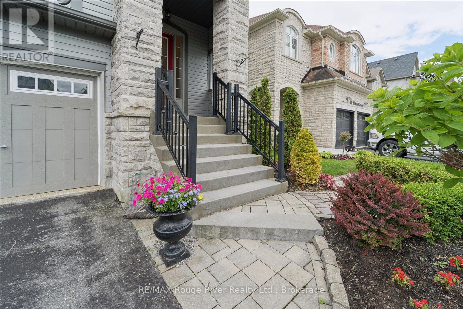 55 Alldread Crescent, Clarington (Newcastle), Ontario  L1B 0C2 - Photo 3 - E13450294