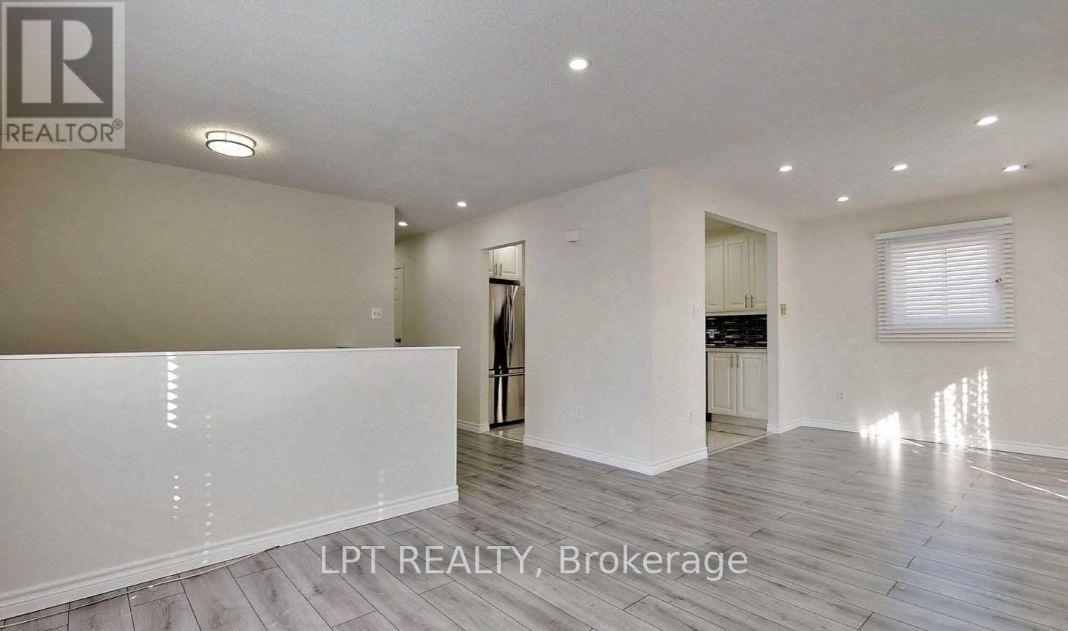 7 Champlain Boulevard, Kawartha Lakes (Lindsay), Ontario  K9V 4R1 - Photo 3 - X13450092