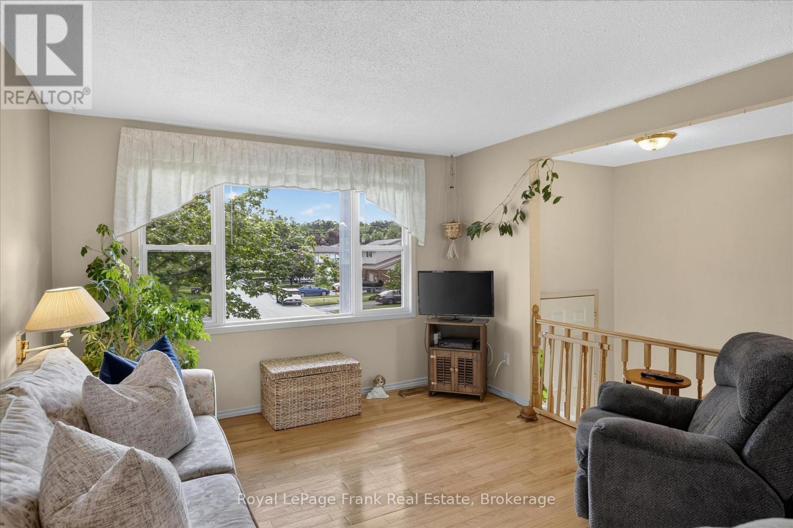 18 Redwood Court, Peterborough (Monaghan Ward 2), Ontario  K9K 1M5 - Photo 5 - X13451096