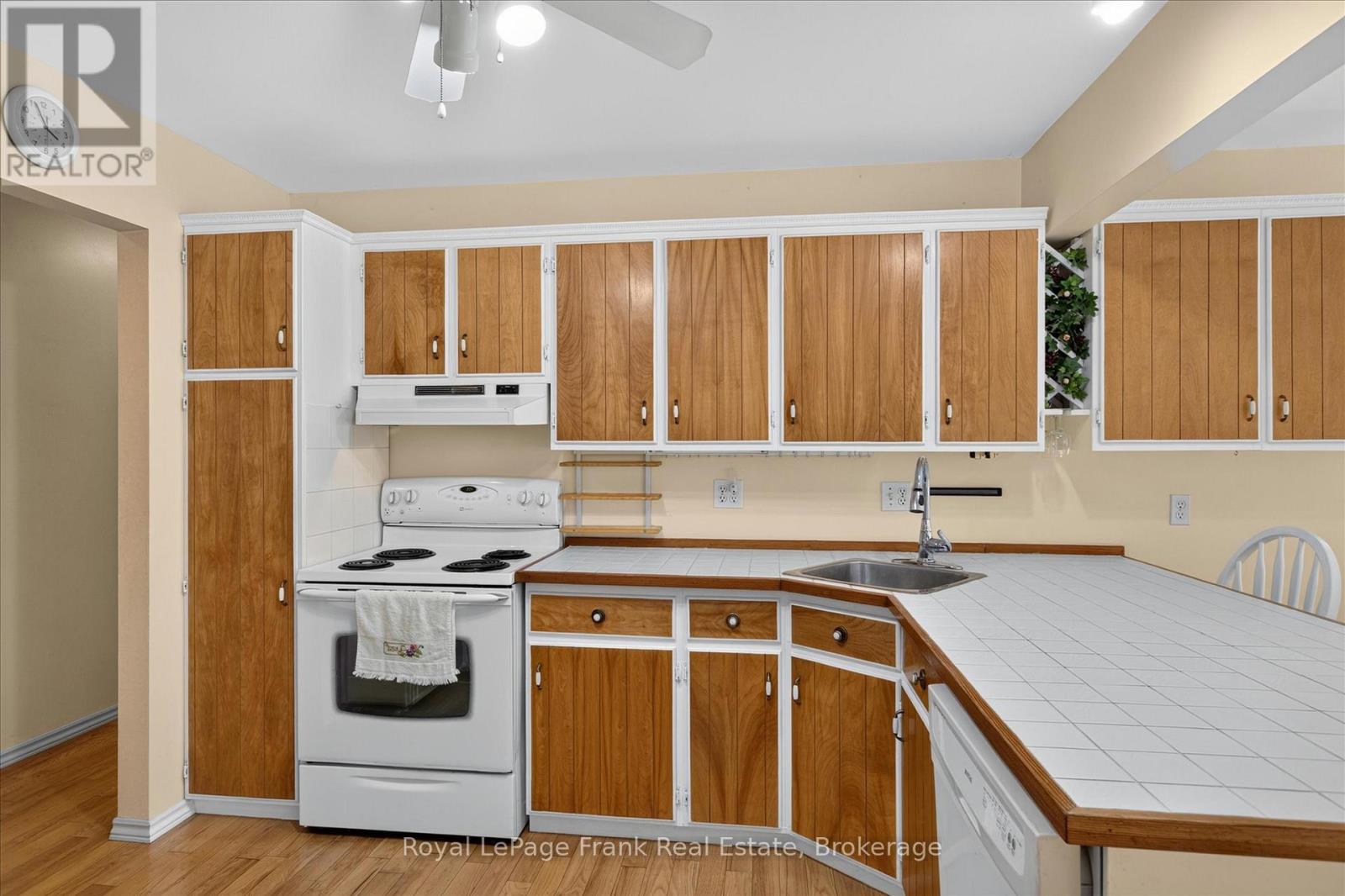 18 Redwood Court, Peterborough (Monaghan Ward 2), Ontario  K9K 1M5 - Photo 9 - X13451096