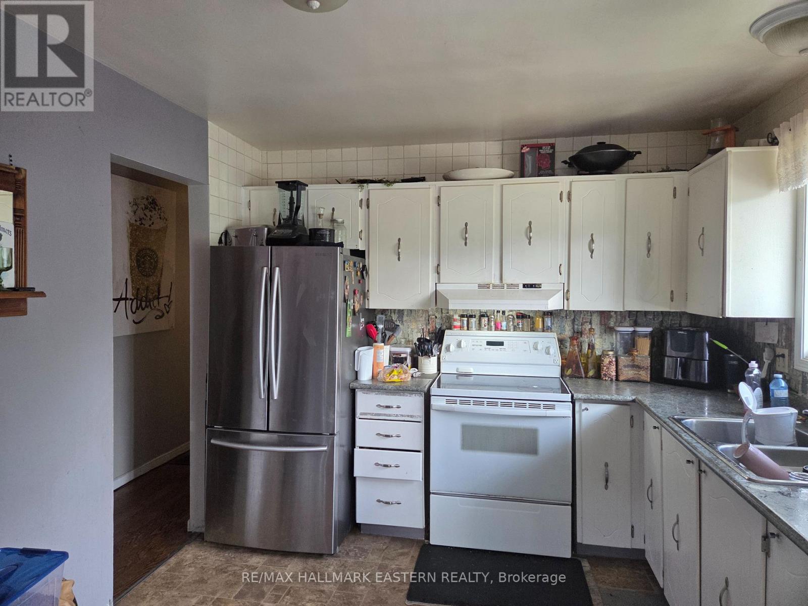 618 Donegal Street, Peterborough (Town Ward 3), Ontario  K9H 4M5 - Photo 5 - X13452180