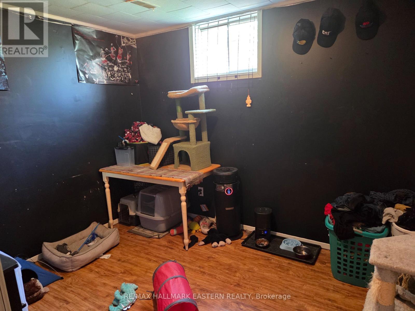 618 Donegal Street, Peterborough (Town Ward 3), Ontario  K9H 4M5 - Photo 8 - X13452180