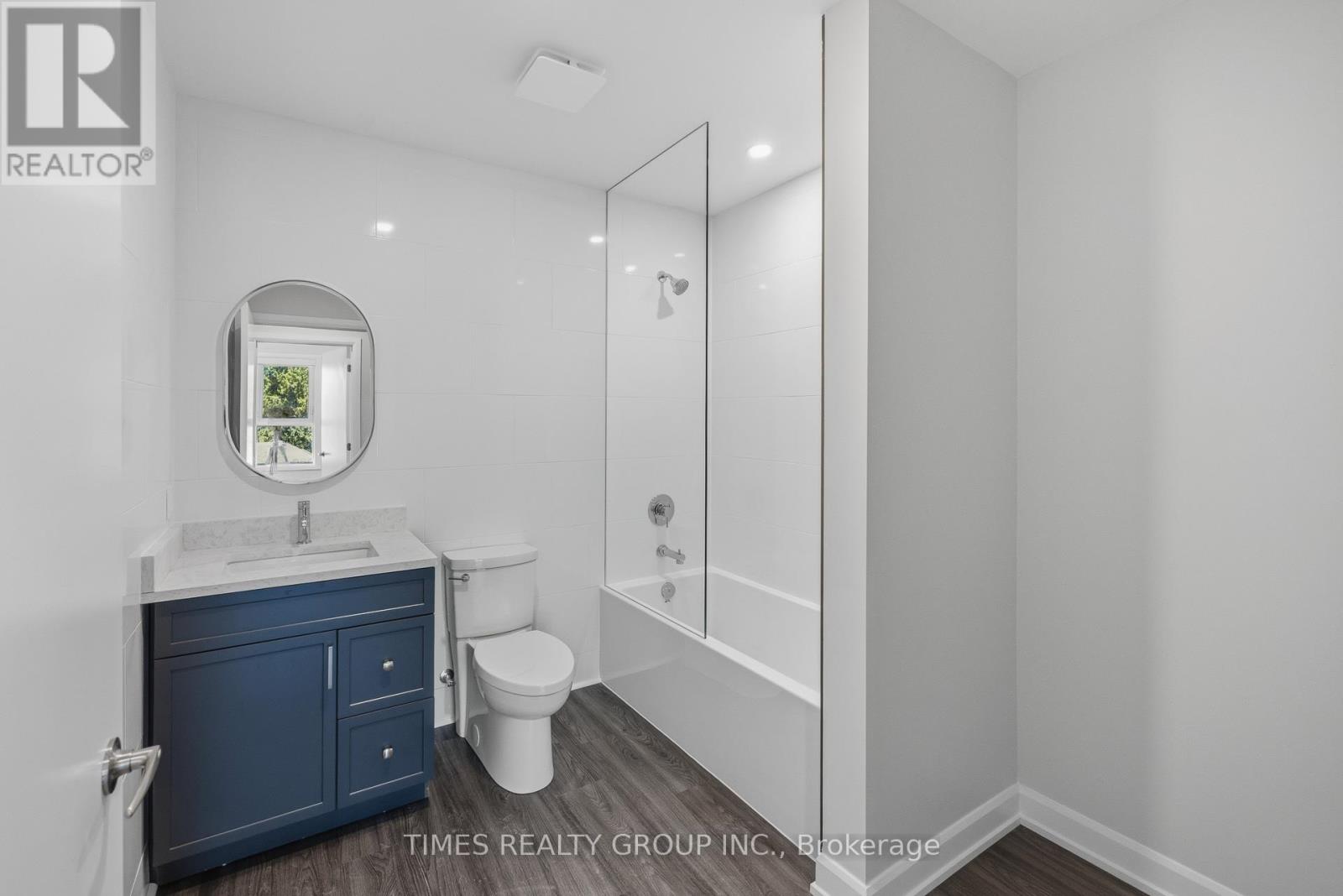 104 - 369 Hunter Street W, Peterborough (Town Ward 3), Ontario  K9H 2M5 - Photo 2 - X13452288