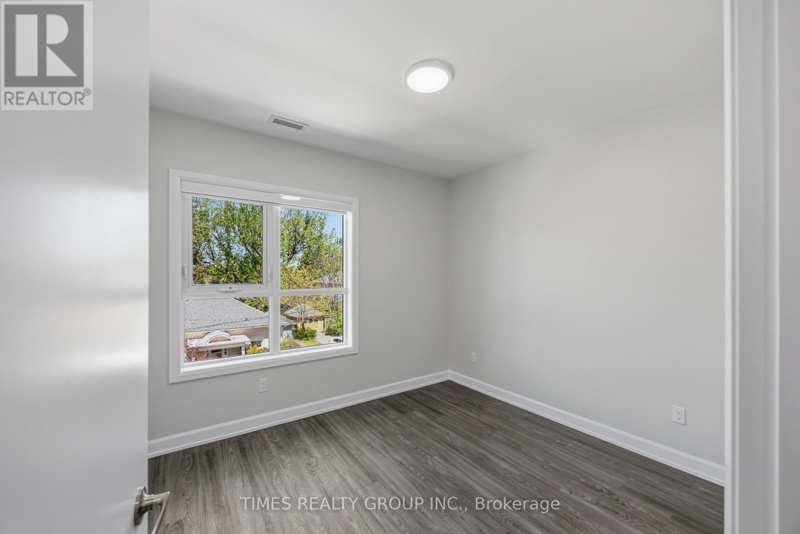 104 - 369 Hunter Street W, Peterborough (Town Ward 3), Ontario  K9H 2M5 - Photo 5 - X13452288