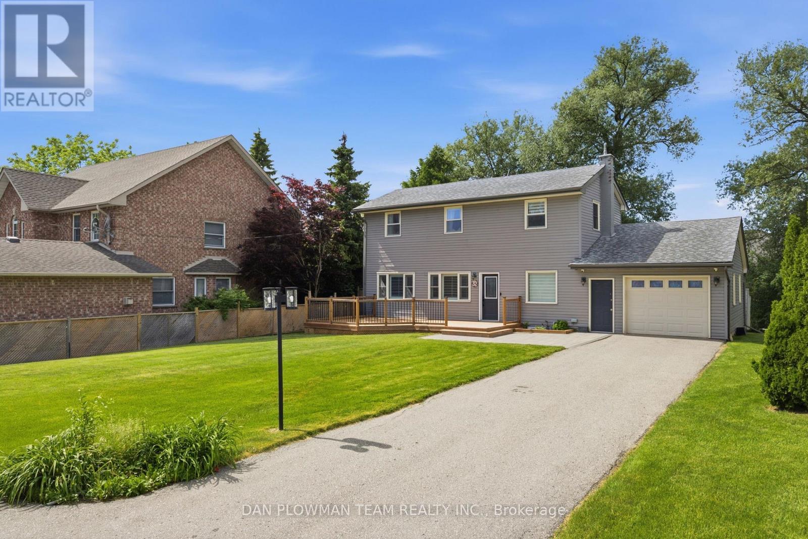 32 Andrew Street, Clarington (Newcastle), Ontario  L1B 1J3 - Photo 2 - E13452744