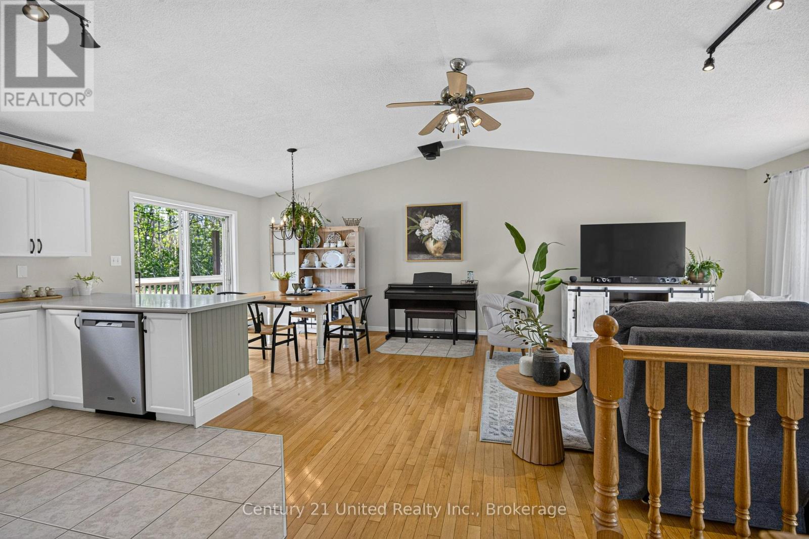 45 Peace Road, Kawartha Lakes (Ops), Ontario  K0L 2X0 - Photo 5 - X13452966