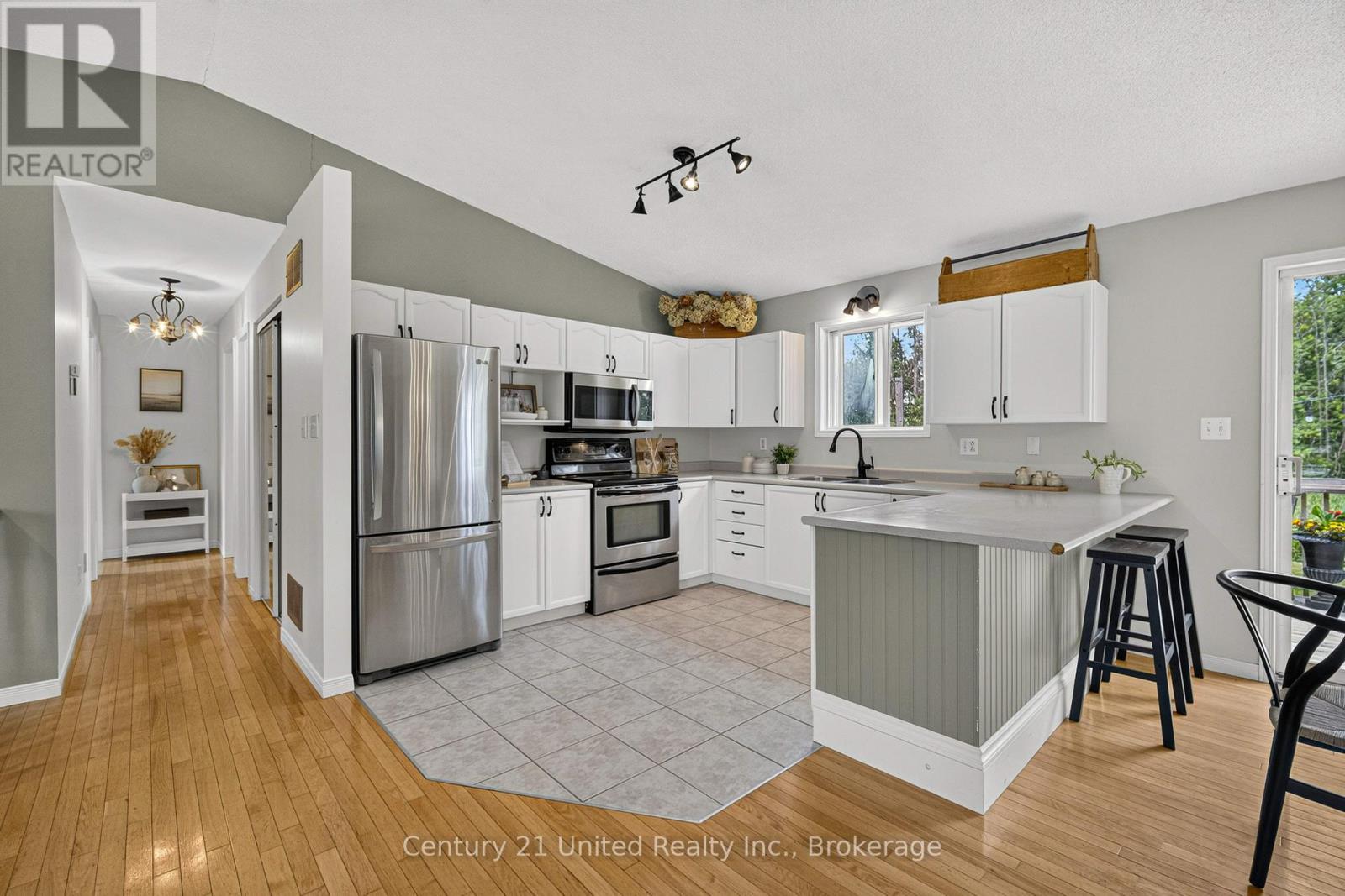 45 Peace Road, Kawartha Lakes (Ops), Ontario  K0L 2X0 - Photo 8 - X13452966