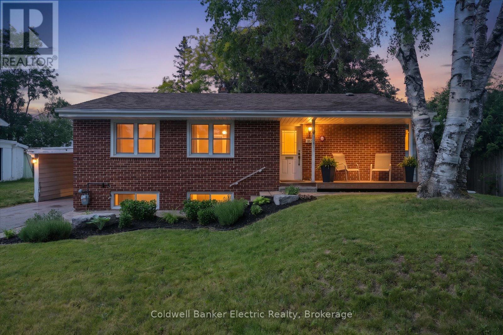 1497 MAYFAIR AVENUE, peterborough (monaghan ward 2), Ontario