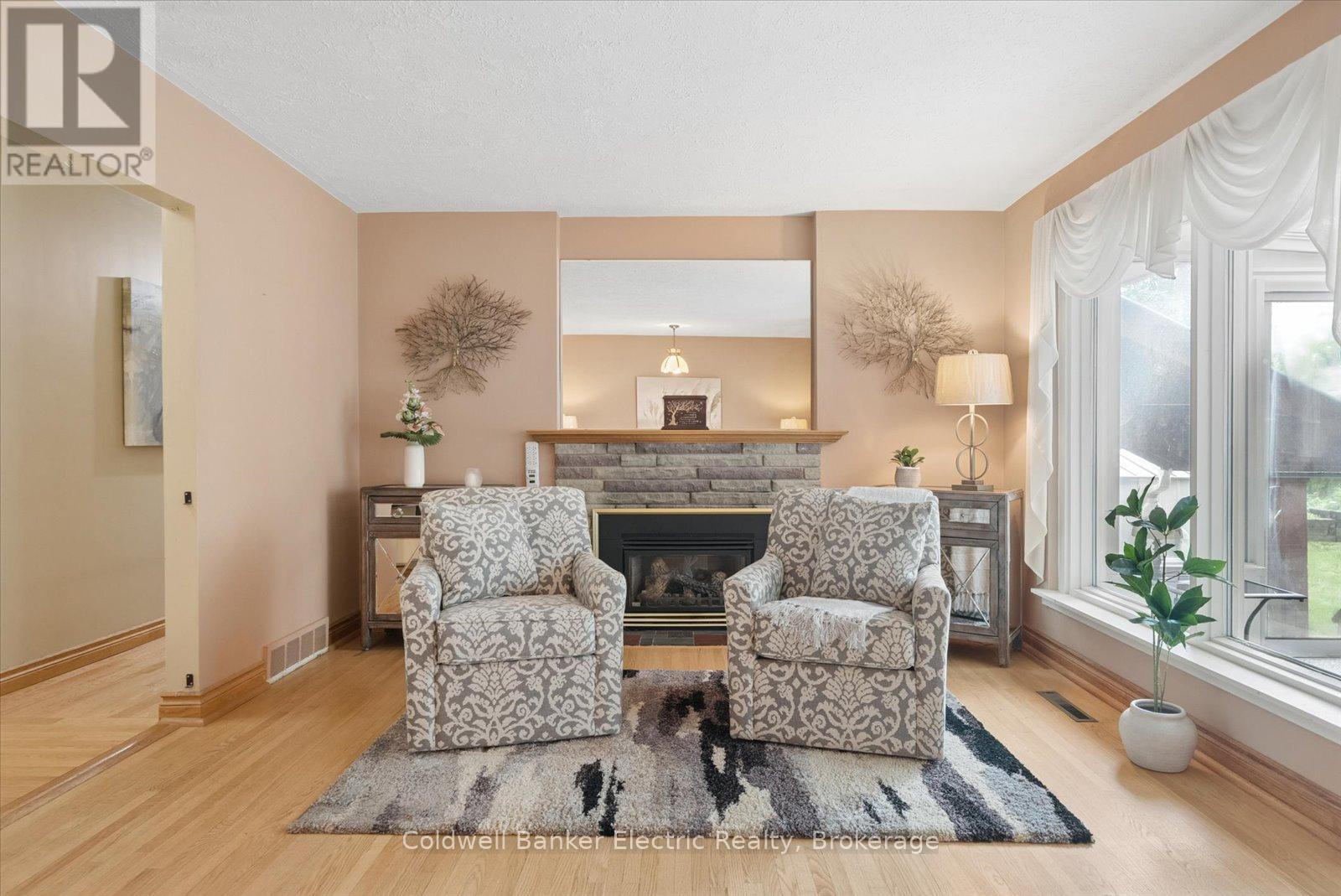 1497 Mayfair Avenue, Peterborough (Monaghan Ward 2), Ontario  K9J 6T3 - Photo 11 - X13453672