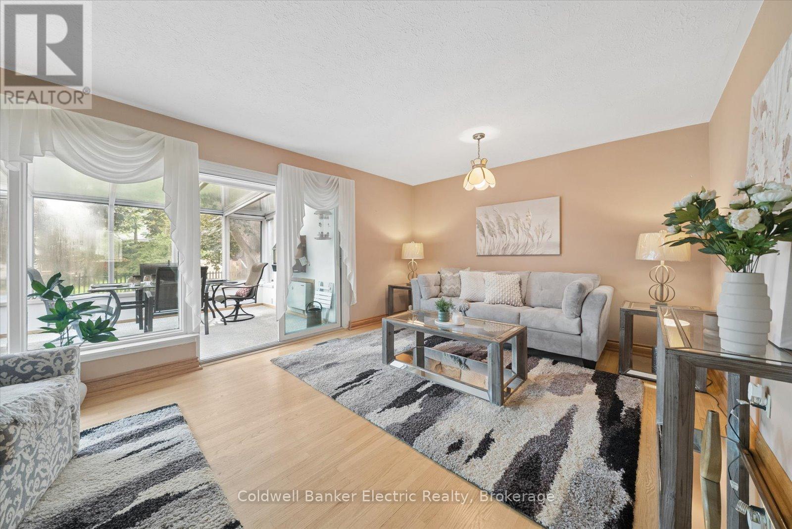 1497 Mayfair Avenue, Peterborough (Monaghan Ward 2), Ontario  K9J 6T3 - Photo 8 - X13453672