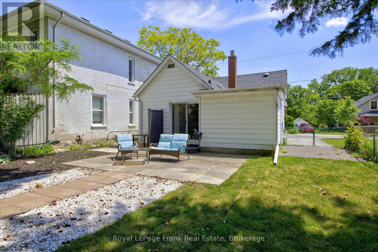 498 Hopkins Avenue, Peterborough (Town Ward 3), Ontario  K9H 2R8 - Photo 13 - X13457262