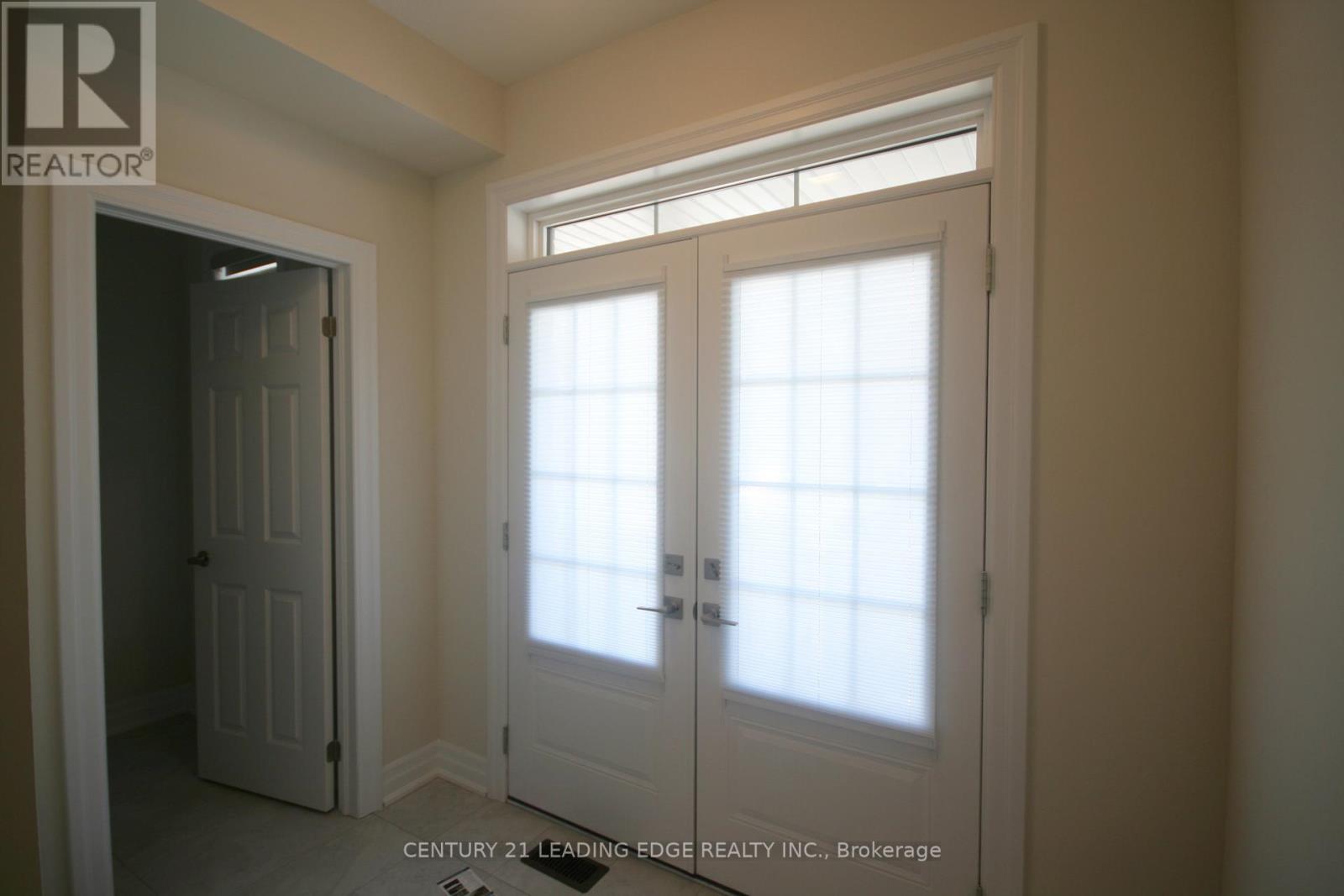 39 Ed Ewert Avenue, Clarington (Newcastle), Ontario  L1B 1G9 - Photo 3 - E13458534