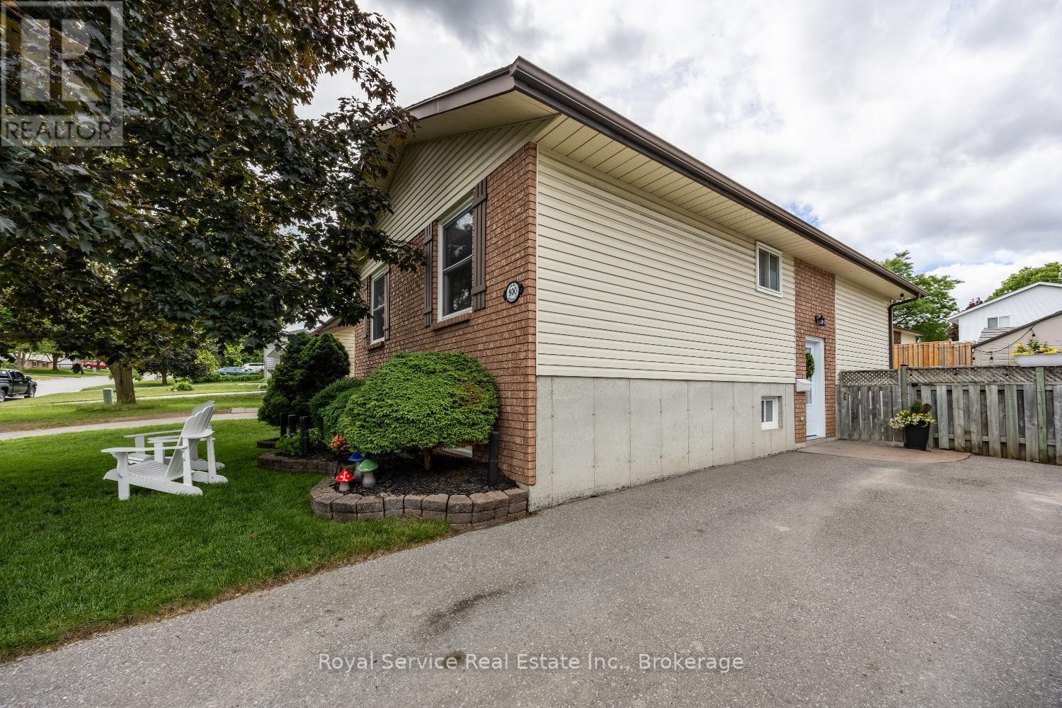 900 Stewart Drive, Peterborough (Ashburnham Ward 4), Ontario  K9J 7R4 - Photo 4 - X13459412