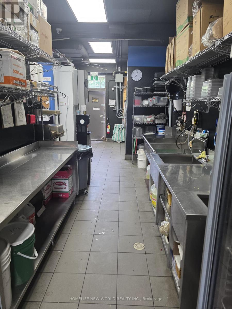 550 Lansdowne Street W, Peterborough (Town Ward 3), Ontario  K9J 8J8 - Photo 8 - X13460018