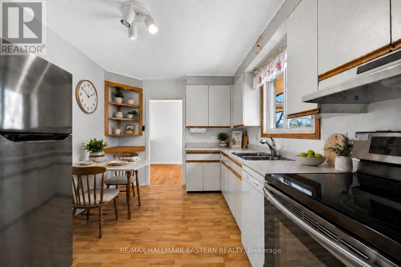 47 Springbrook Drive, Peterborough (Monaghan Ward 2), Ontario  K9J 1L3 - Photo 12 - X13460296