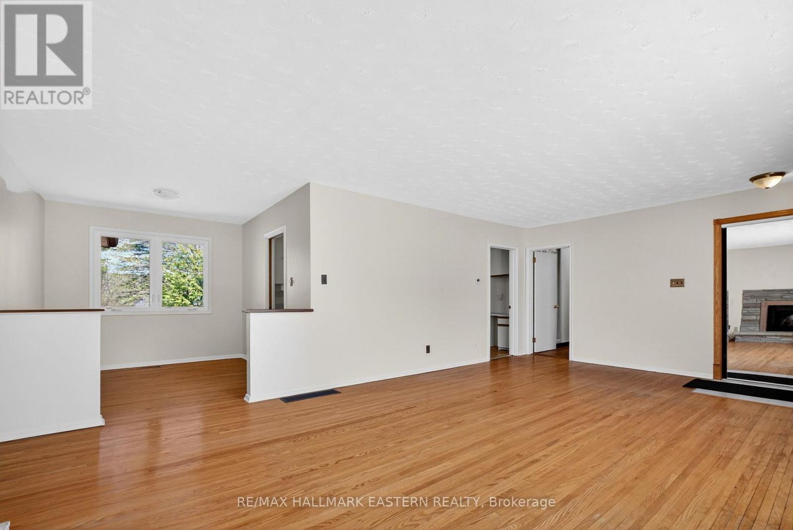 47 Springbrook Drive, Peterborough (Monaghan Ward 2), Ontario  K9J 1L3 - Photo 9 - X13460296
