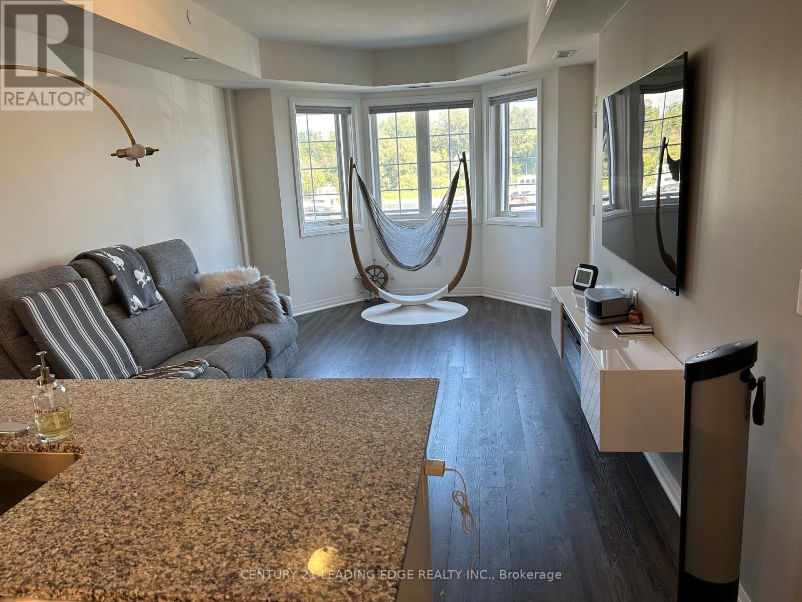 108 - 70 Shipway Avenue, Clarington (Newcastle), Ontario  L1B 0V7 - Photo 2 - E13463340