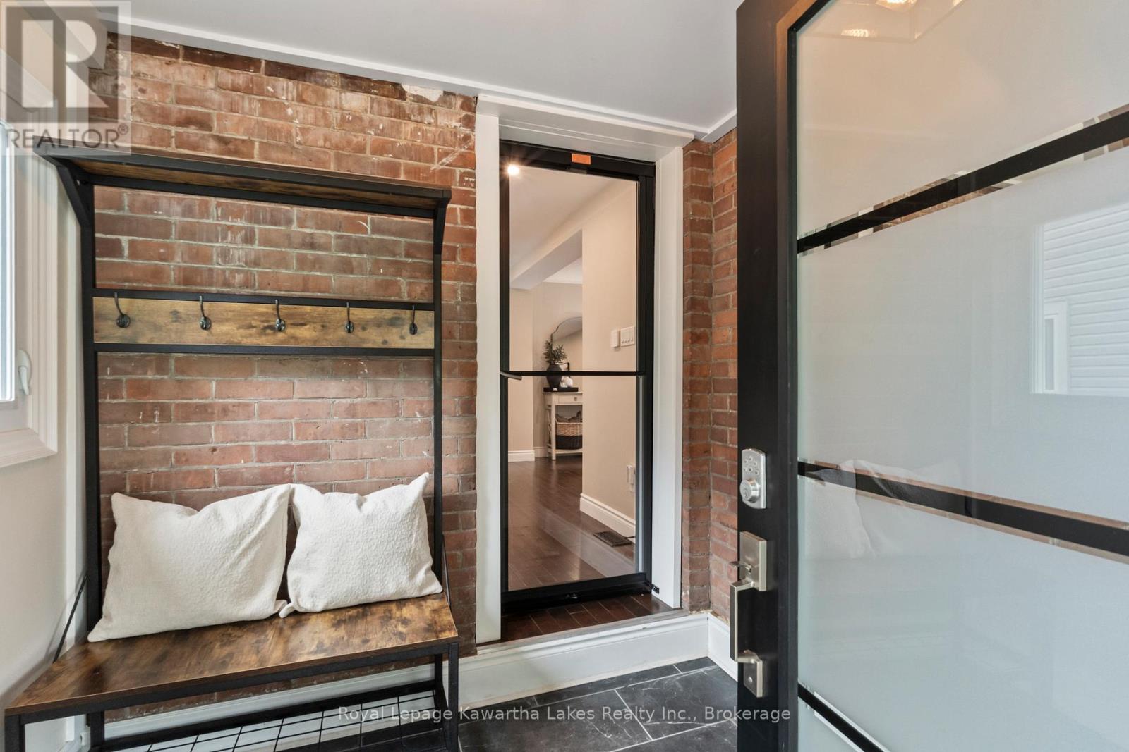 32 Simcoe Street, Kawartha Lakes (Lindsay), Ontario  K9V 2G4 - Photo 6 - X13465172