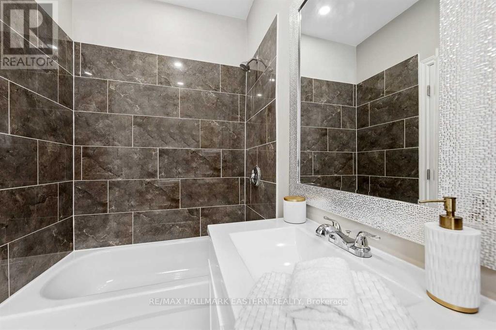 Main Floor - 184 Park Street N, Peterborough, Ontario  K9J 3P6 - Photo 5 - X13466410