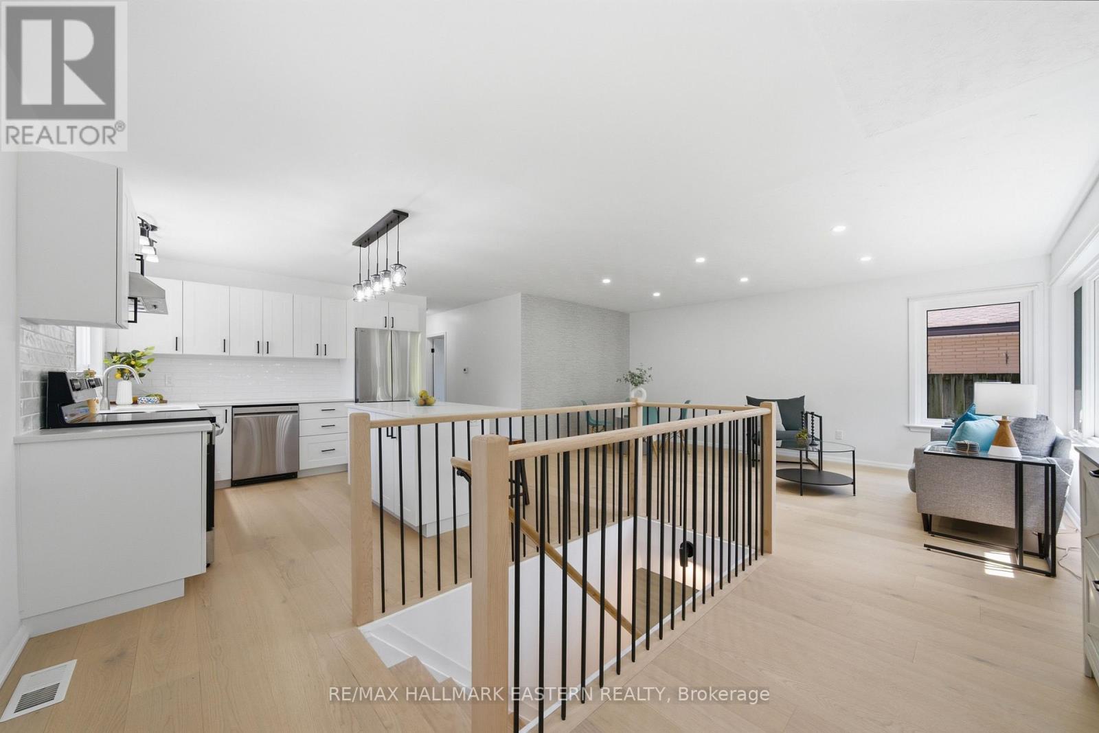 1092 Glendale Drive, Peterborough (Northcrest Ward 5), Ontario  K9H 6M4 - Photo 3 - X13466942