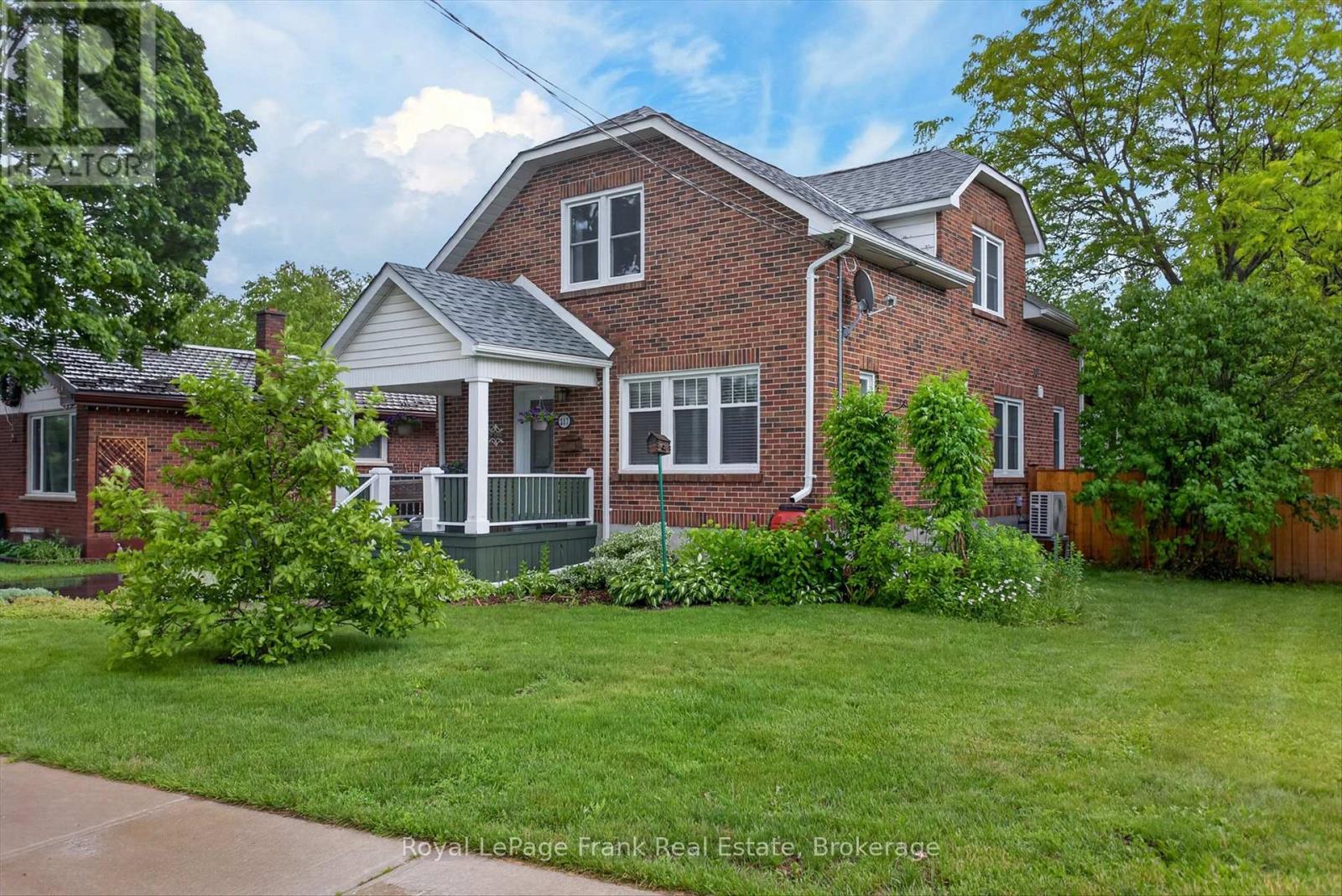 217 Mcclennan Street, Peterborough (Northcrest Ward 5), Ontario  K9H 5H8 - Photo 2 - X13467212