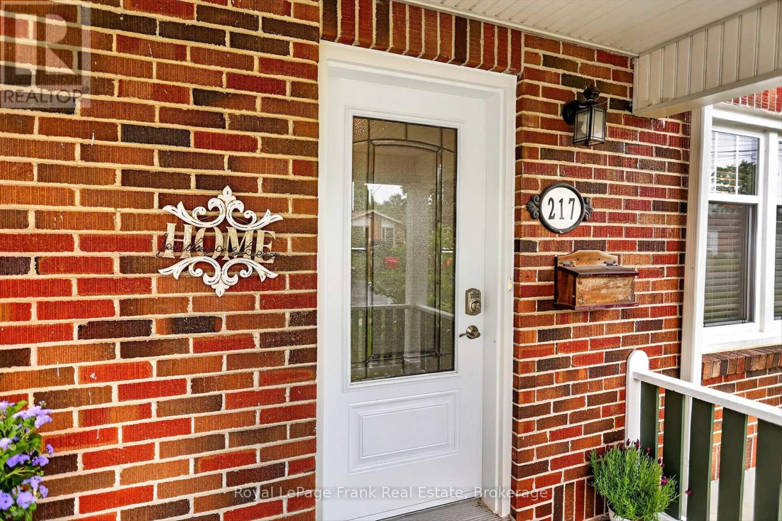 217 Mcclennan Street, Peterborough (Northcrest Ward 5), Ontario  K9H 5H8 - Photo 4 - X13467212