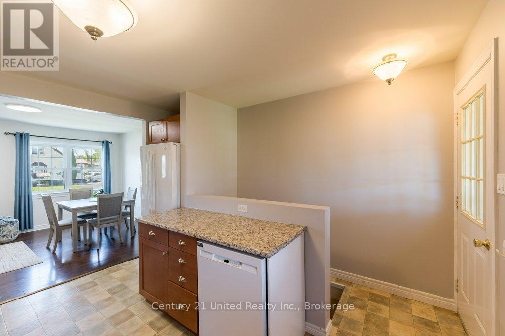 470 O'connell Road, Peterborough (Otonabee Ward 1), Ontario  K9J 4C9 - Photo 9 - X13467258