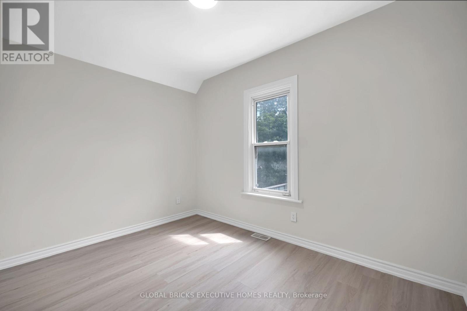 108 Lindsay Street S, Kawartha Lakes (Lindsay), Ontario  K9V 2M6 - Photo 12 - X13467730