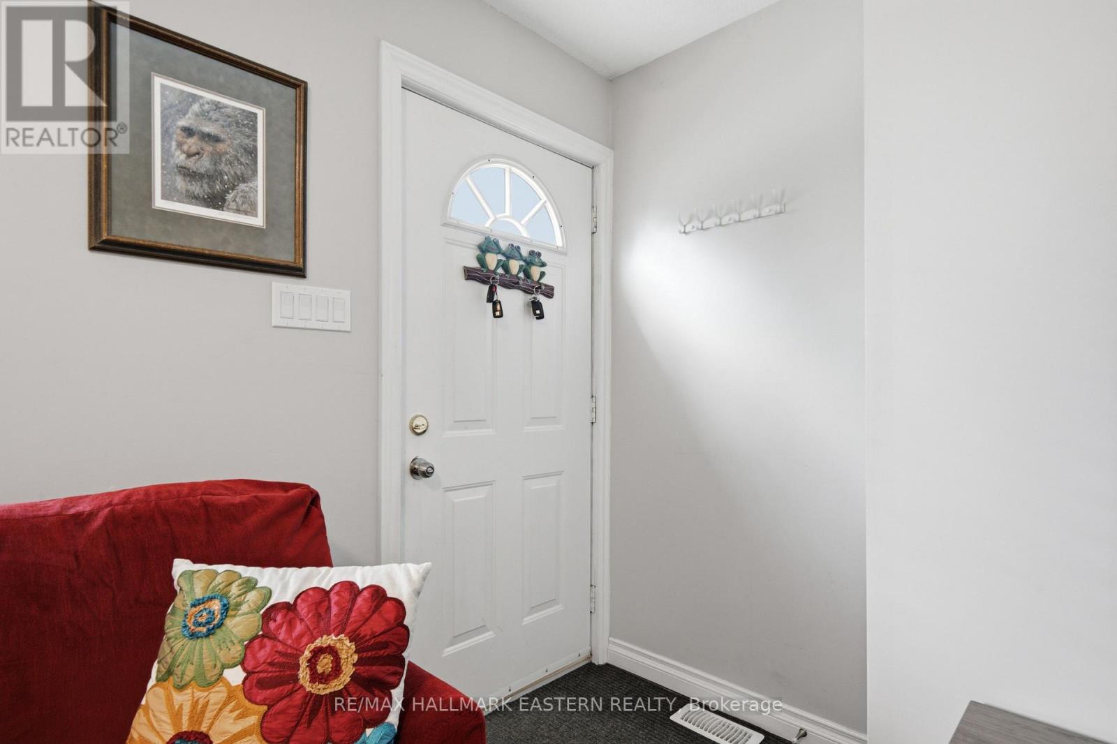 636 Frank Street, Peterborough (Otonabee Ward 1), Ontario  K9J 4M9 - Photo 4 - X13470572