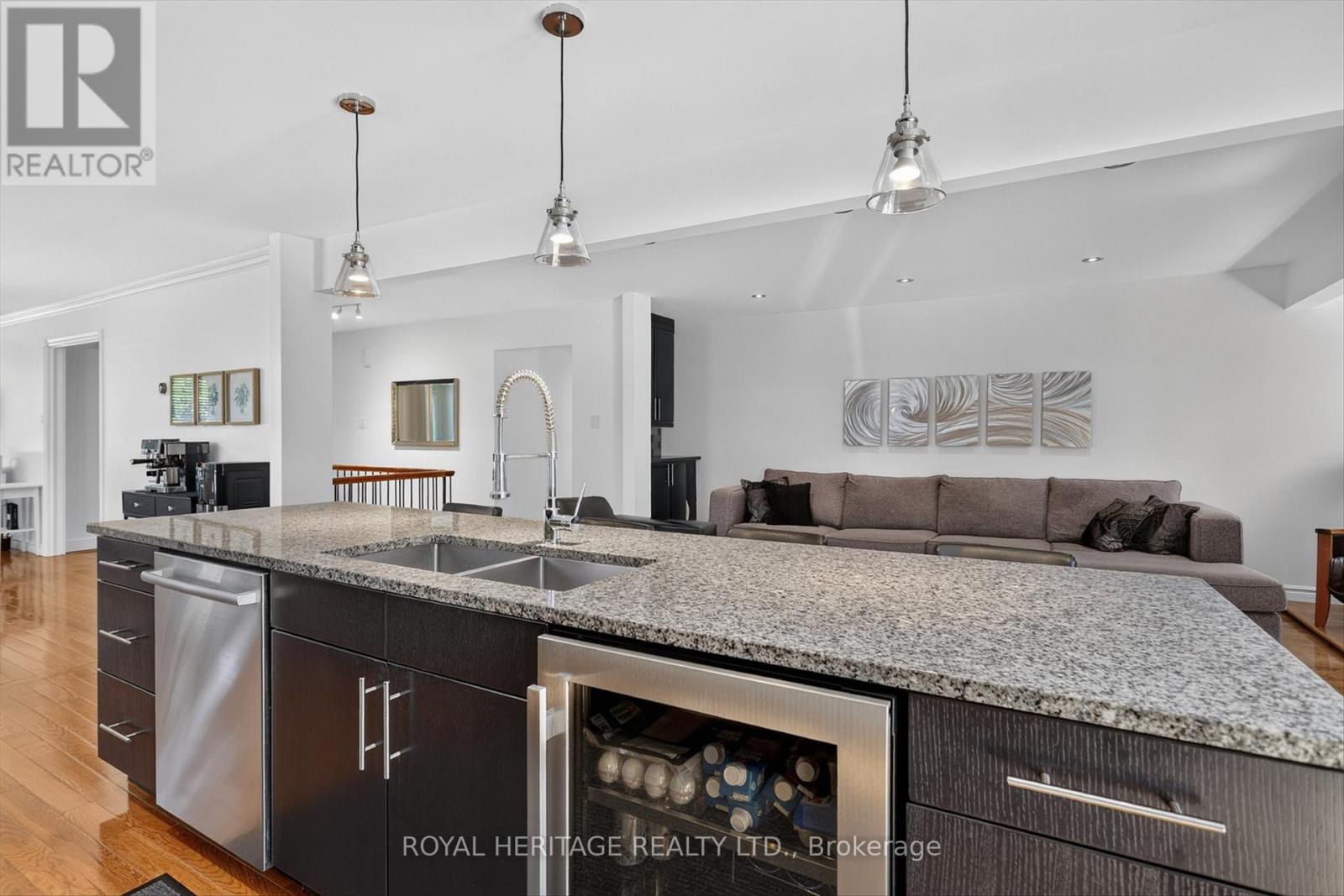 30 Karen Drive, Kawartha Lakes (Lindsay), Ontario  K9V 5V6 - Photo 13 - X13470764