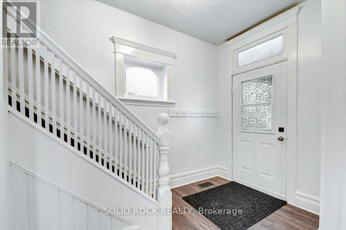 513 Romaine Street, Peterborough (Town Ward 3), Ontario  K9J 2C8 - Photo 4 - X13472326