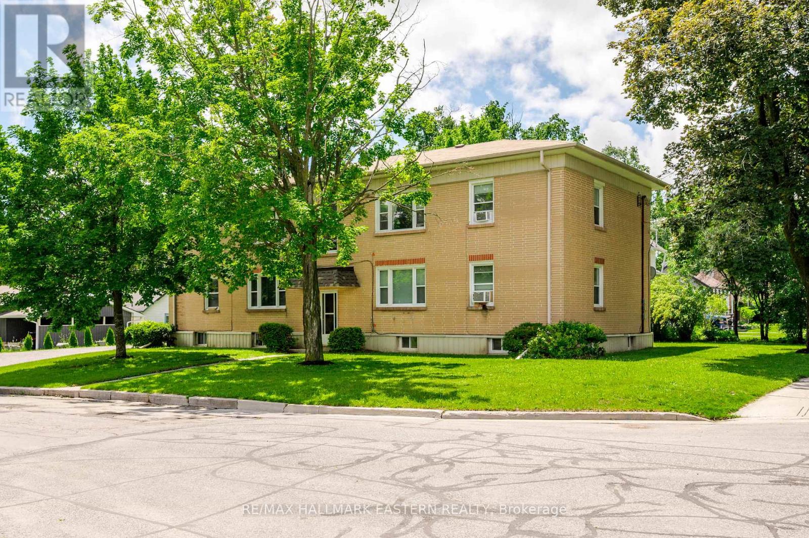 809 NICHOLLS STREET, peterborough (northcrest ward 5), Ontario