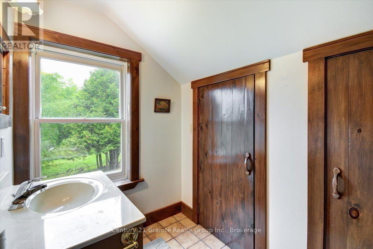 1351 Ojibway Road, Highlands East (Cardiff Ward), Ontario  K0L 2A0 - Photo 38 - X13473454