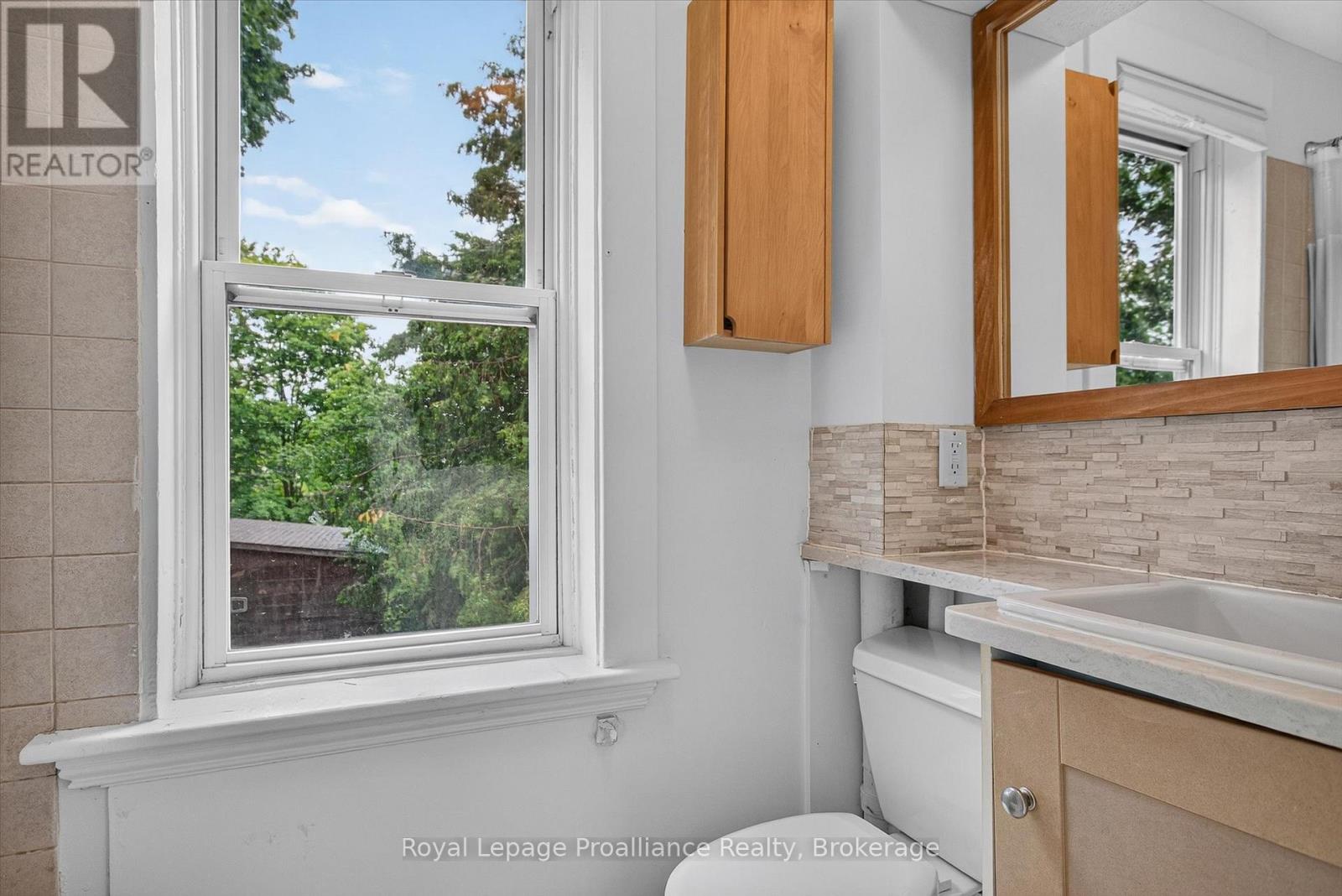 367 Edinburgh Street, Peterborough (Town Ward 3), Ontario  K9H 3G1 - Photo 19 - X13474184