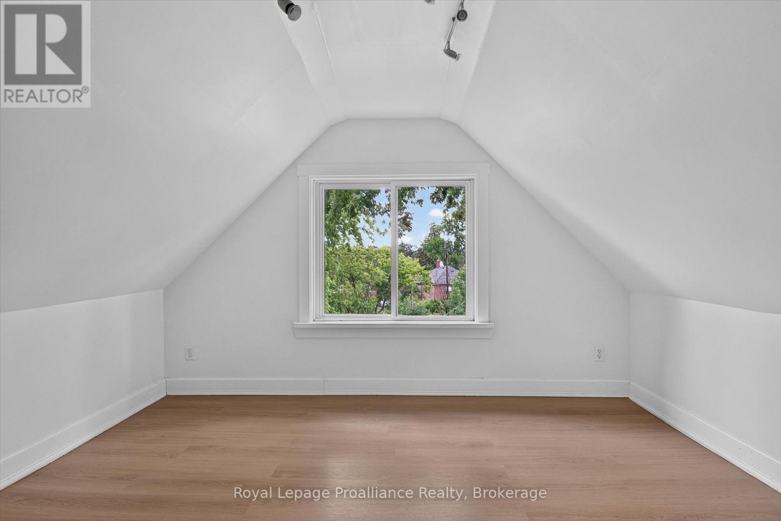 367 Edinburgh Street, Peterborough (Town Ward 3), Ontario  K9H 3G1 - Photo 21 - X13474184