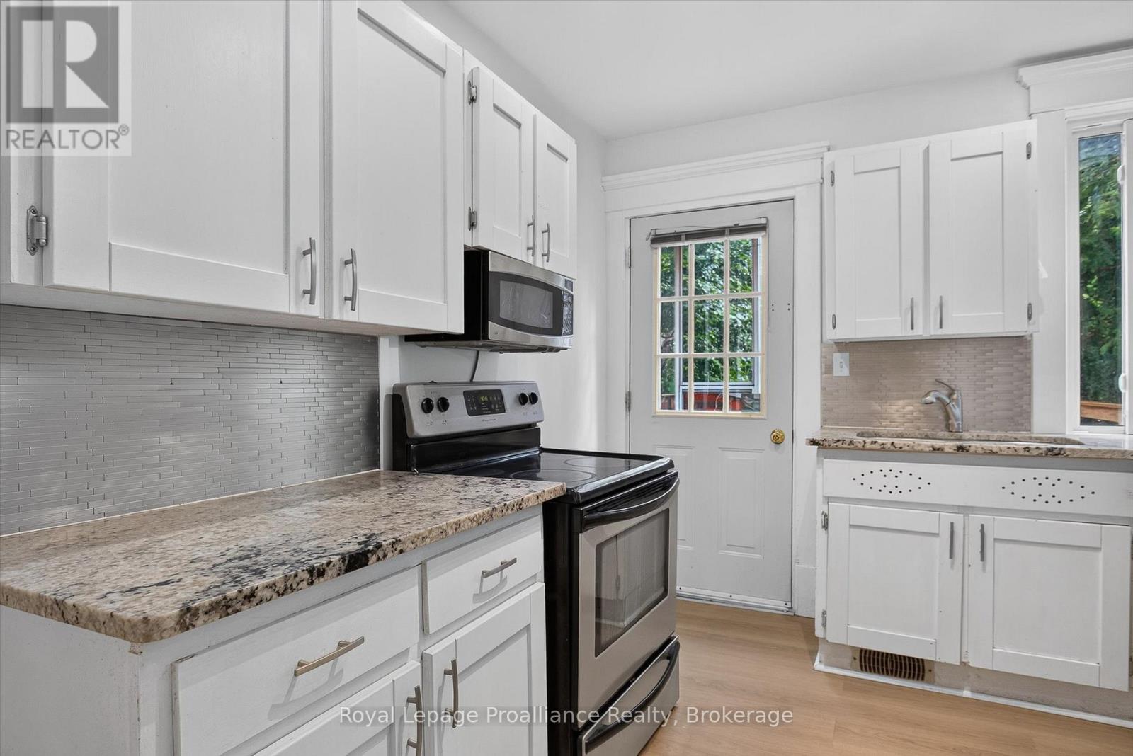 367 Edinburgh Street, Peterborough (Town Ward 3), Ontario  K9H 3G1 - Photo 6 - X13474184